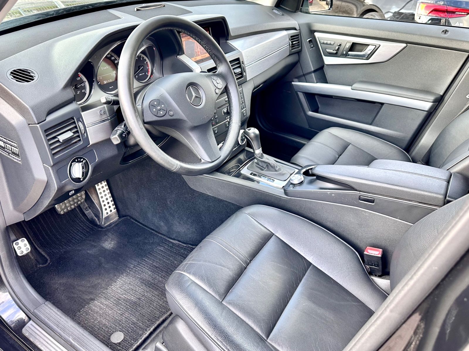 Fahrzeugabbildung Mercedes-Benz GLK 350 4MATIC*PANO+AHK+LEDER*