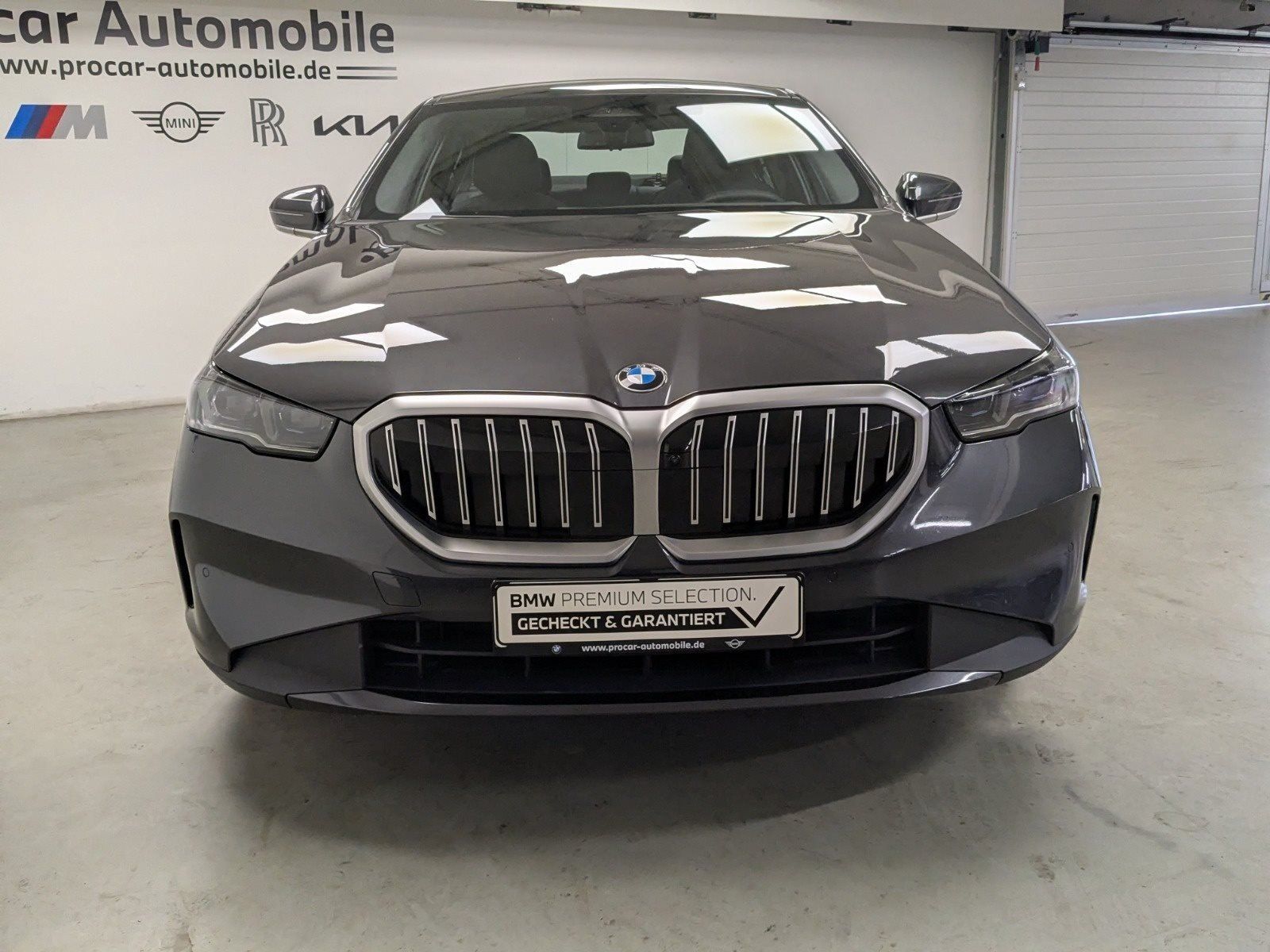 BMW 520d PANO PA 360°KAM DA NAVI DAB KOMFORTSITZE foto 3