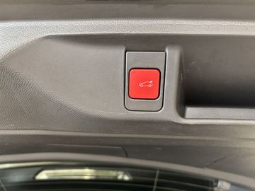 Fotografie 12 des Citroën DS4 PureTech 180 CROSS RIVOLI