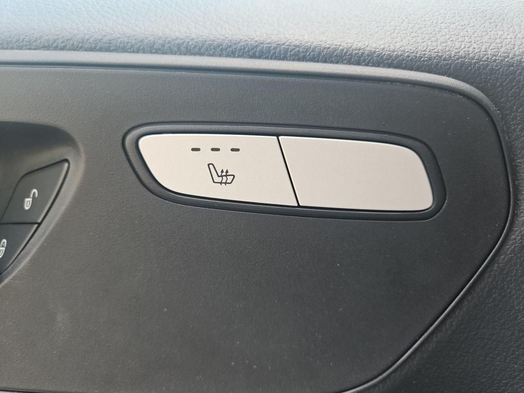 Fahrzeugabbildung Mercedes-Benz Vito 119 Kasten lang 4x4 2 Sitze 2,5t AHK MBUX