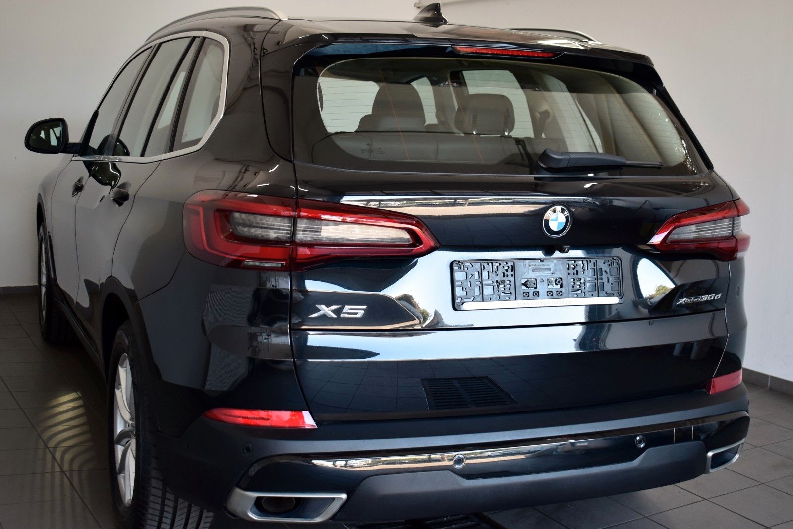 Fahrzeugabbildung BMW X5 xDrive 30 d Leder,Navi,LED,SH,Panorama,AHK el