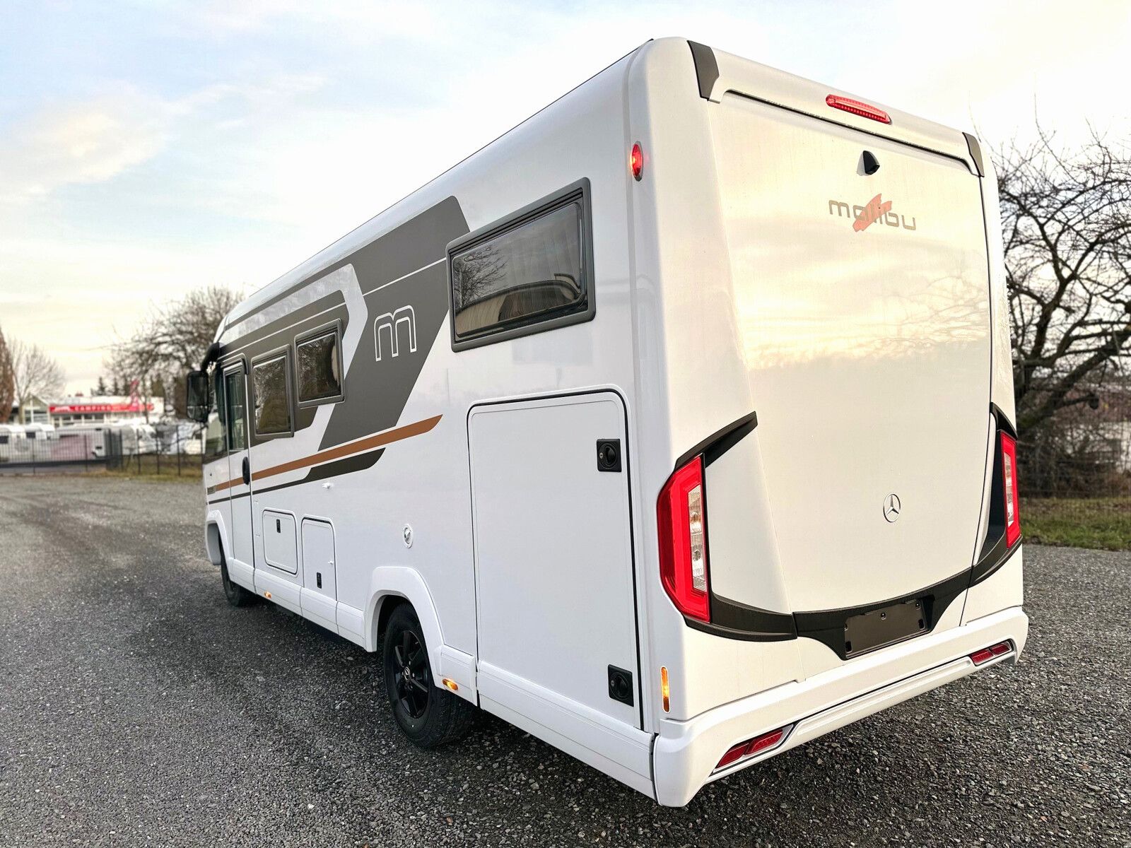 Fahrzeugabbildung Malibu I 470 RB LE K comfort Mercedes 2026 Assistenz