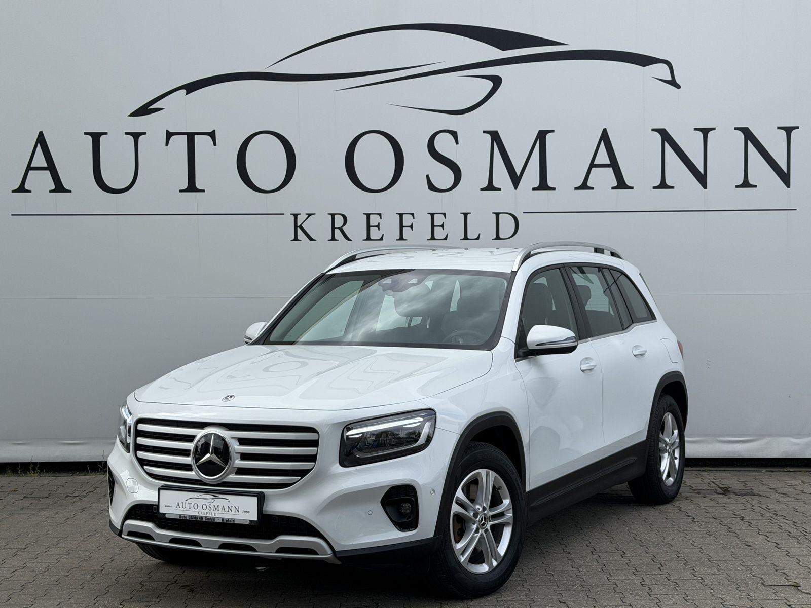 MERCEDES-BENZ GLB 200 d 8G-DCTDISTRONIC + /RFK / AHK /1.Hnd
