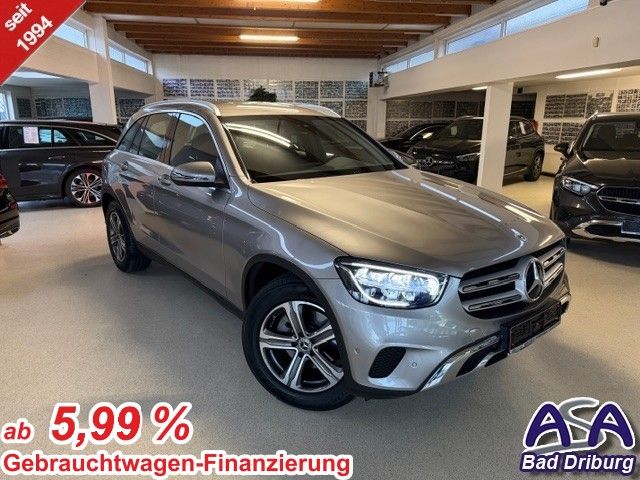 MERCEDES-BENZ GLC 220 d 4M EXCLUSIVE Interieur+Verkehszeichena