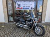 Suzuki VL 800 Intruder mit Scheibe, Sturzbügel, Koffer - SUZUKI 800