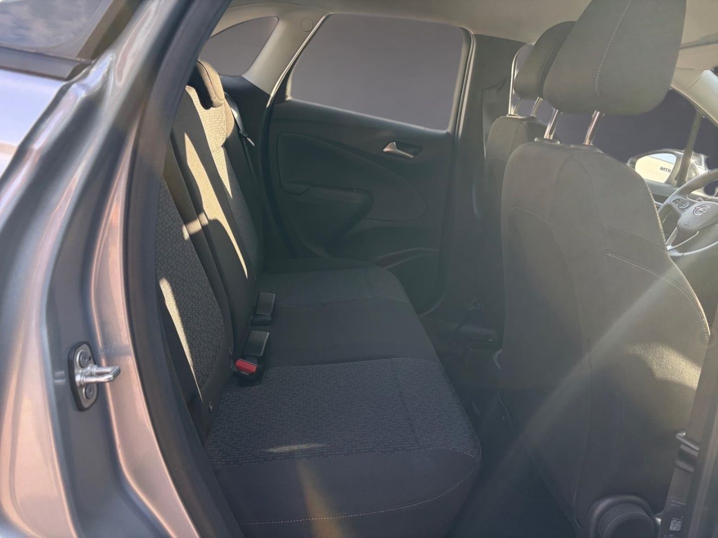 Fahrzeugabbildung Opel Crossland Edition SHZ LenkradHZG Spurhalteass.,