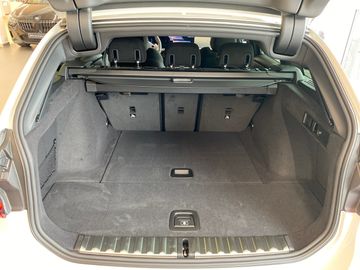 BMW 320d xDrive Touring M Sportpaket Head-Up HiFi