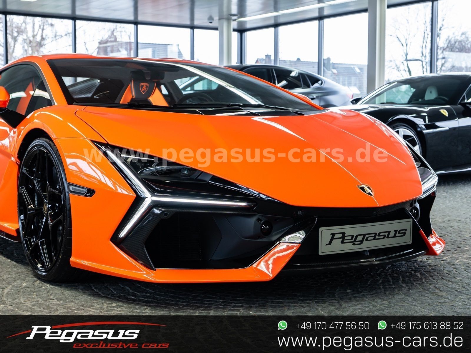 LAMBORGHINI Revuelto - 12