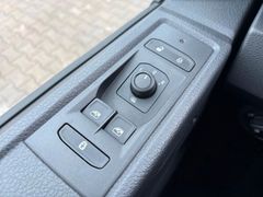 Fahrzeugabbildung Volkswagen T6.1 Multivan Family DSG Navi Standh ACC Cam AHK
