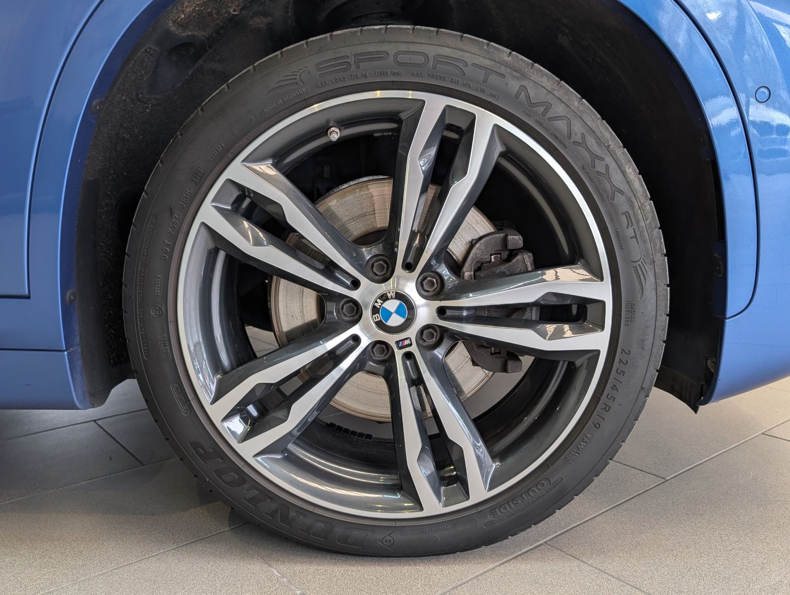 Fahrzeugabbildung BMW X1 20d xD M-Sport LED H&K Cam HUD Pano AHK 19"