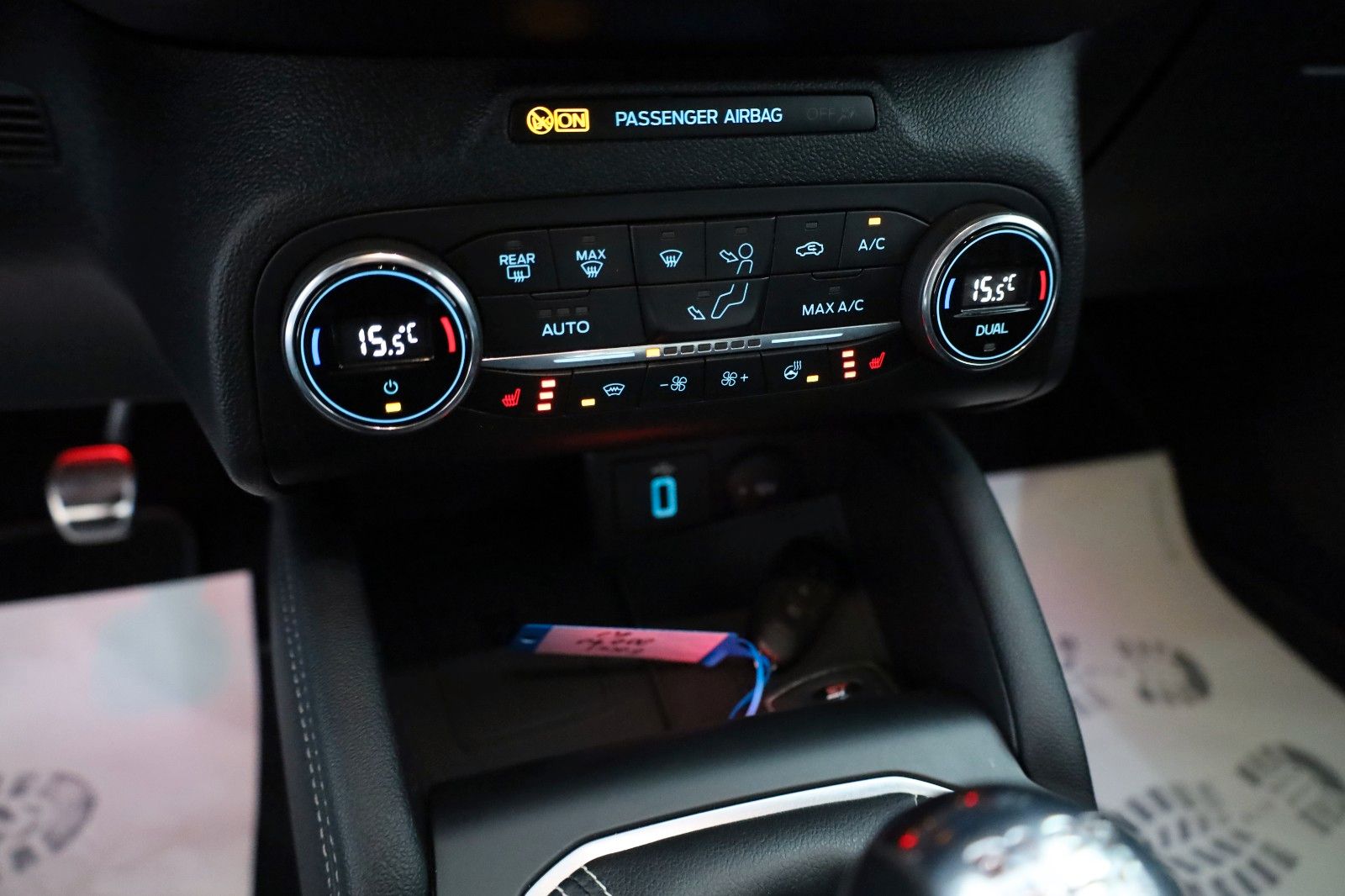 Fahrzeugabbildung Ford Focus Lim. ST Leder,Navi,LED,HeadUp,Panorama,B&O