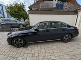 Mercedes-Benz E 200 9G-TRONIC Avantgarde - Mercedes-Benz E 200 mit Benzin-Antrieb: Blau