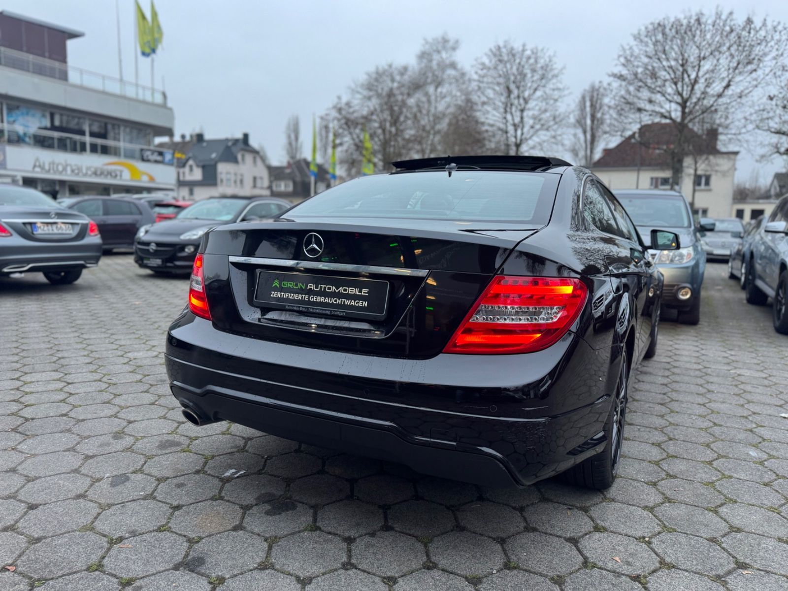 Fahrzeugabbildung Mercedes-Benz C 180 C -Klasse Coupe AMG-Line*Pano*Kamera*LED