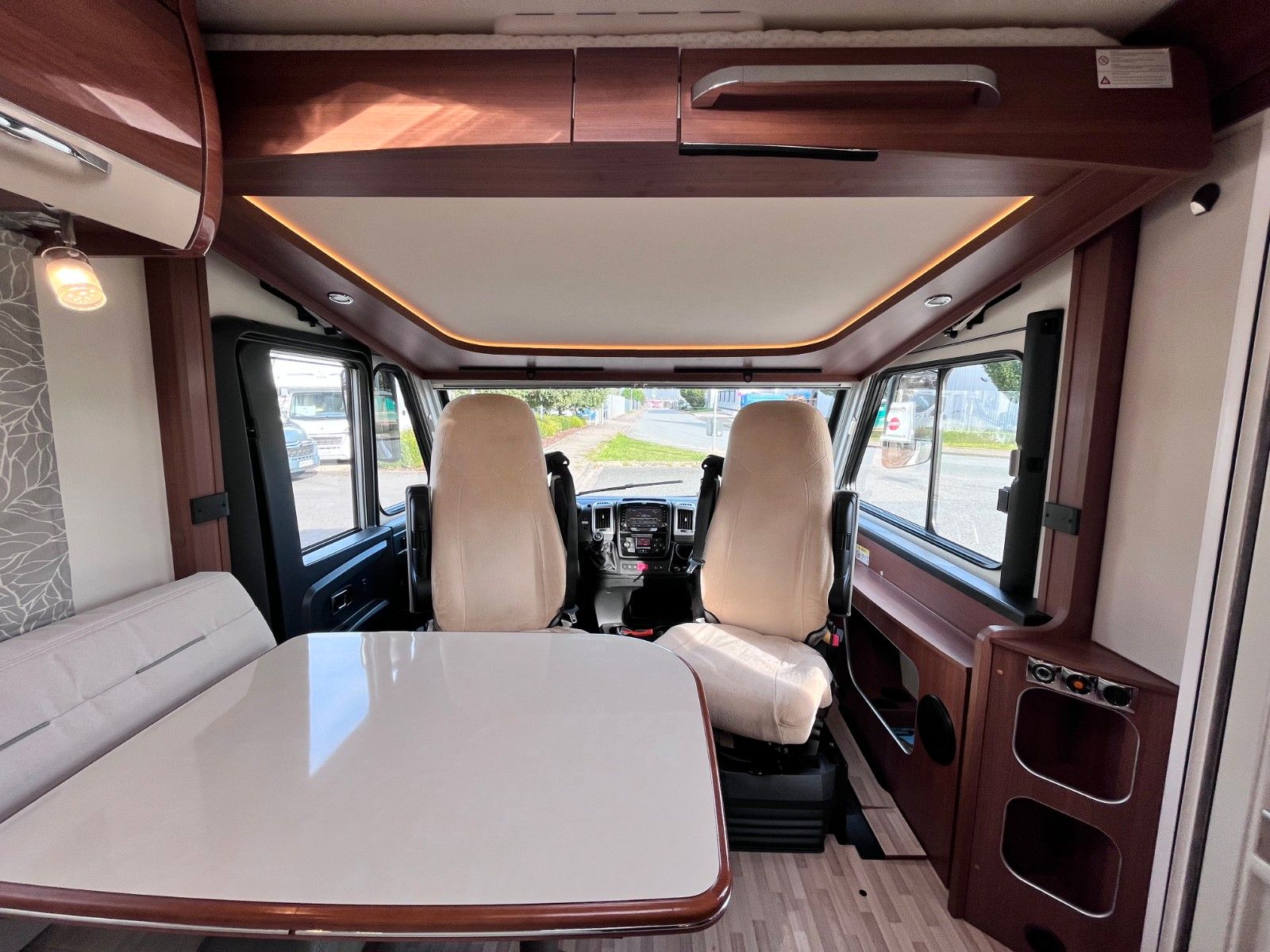 Fahrzeugabbildung LMC Explorer Comfort I 615 - Neuzustand -