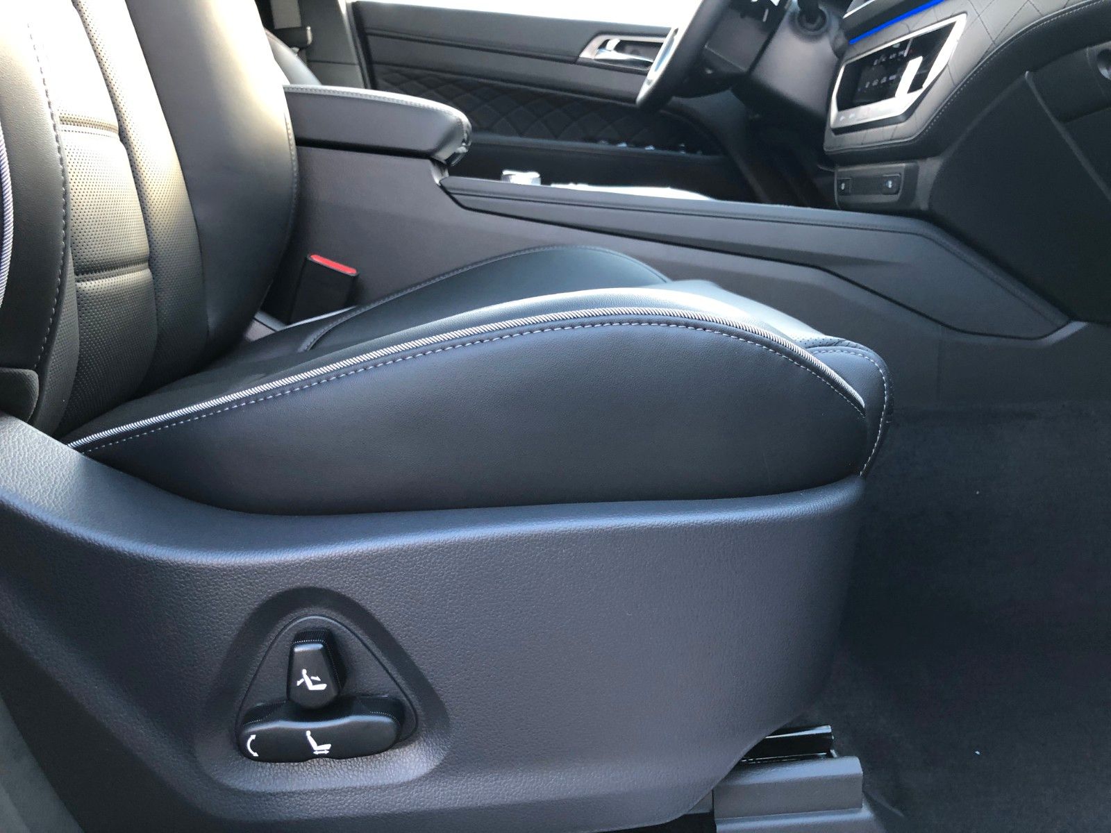 Fahrzeugabbildung KGM REXTON+BLACKLINE+LEDER+360°KAMERA+ELEKTR.SITZE++