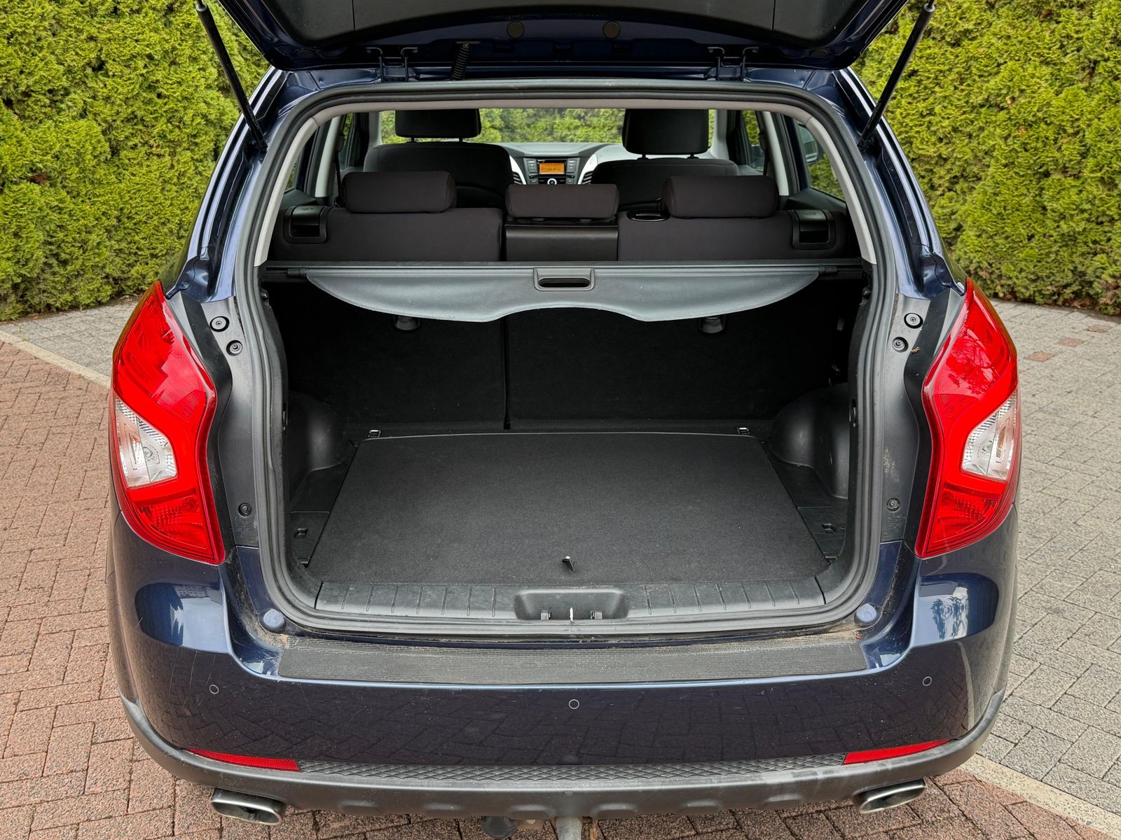Fahrzeugabbildung Ssangyong Korando 2.0 TD Crystal 4x2 SHZ+TEMP+MFL+AHK+TÜV