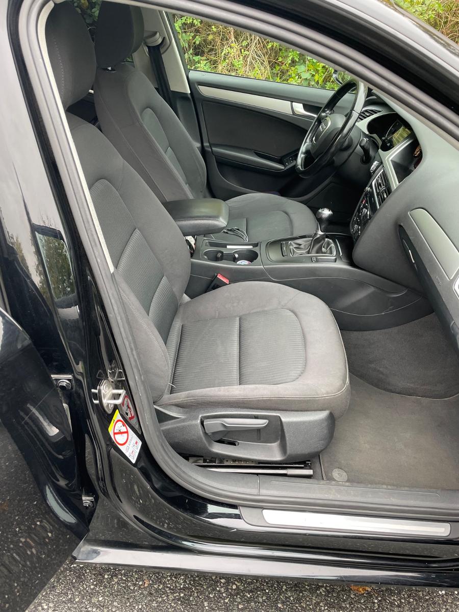 Audi A4 2009 — photo 12