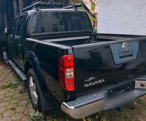 Nissan Navara 2.5 Diesel Doppelkabine Pickup