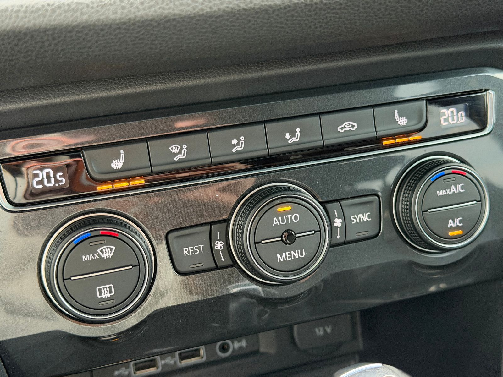 Fahrzeugabbildung Volkswagen Tiguan Allspace Highline 4Motion/R-LINE/PANO/LED