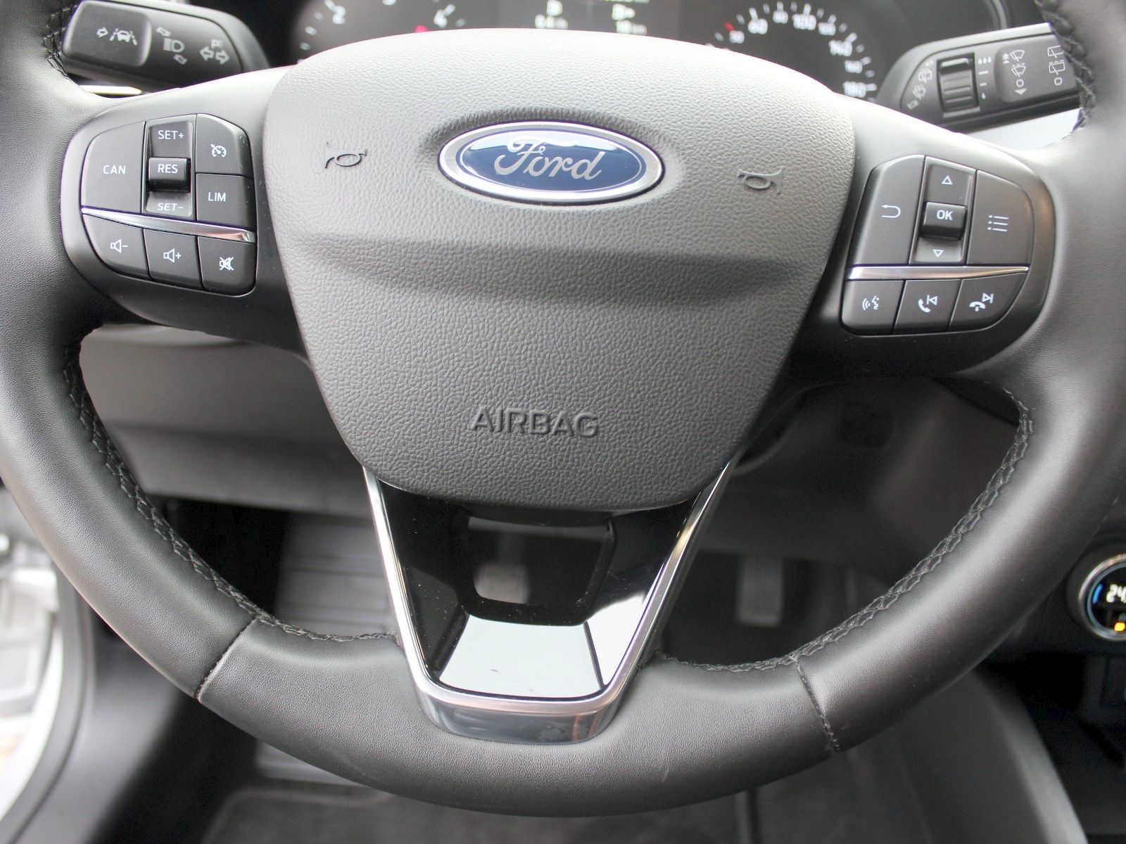Fahrzeugabbildung Ford Focus Titanium 1,5 EcoBlue Start/Stopp