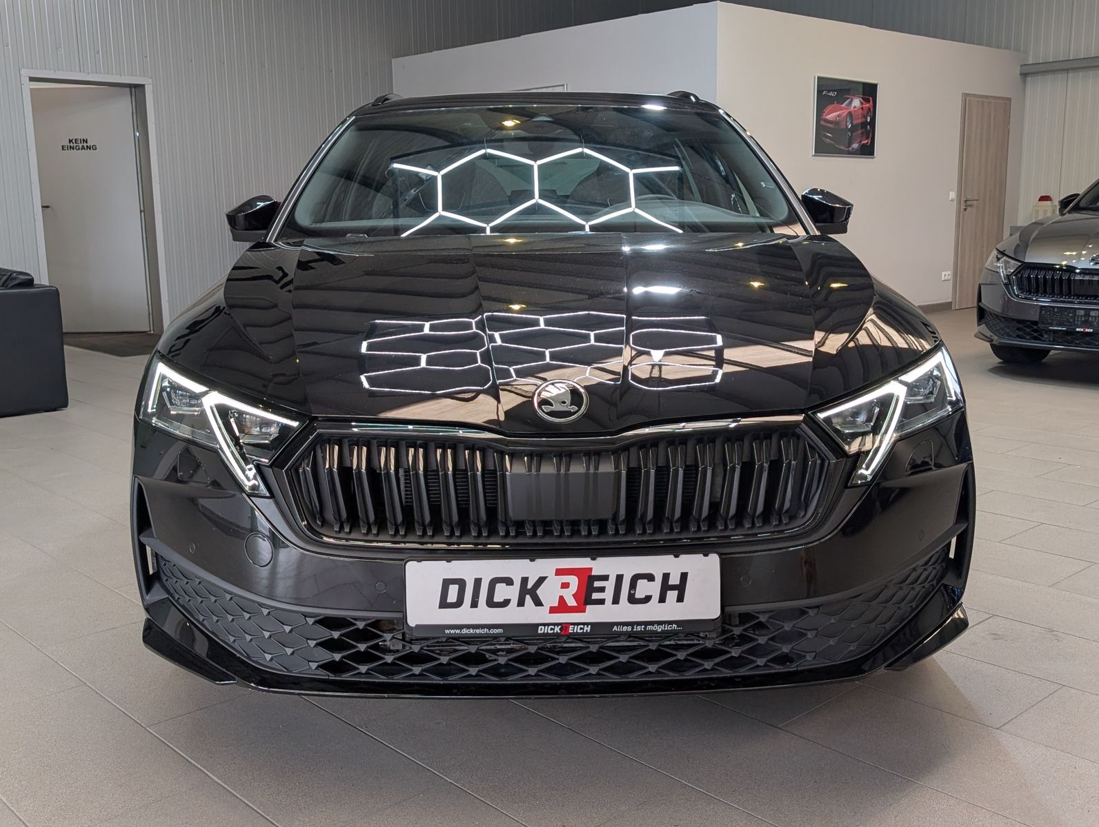 Fahrzeugabbildung SKODA Octavia 1.5 TSI Sportline Pano Matrix AHK 5J.Gar