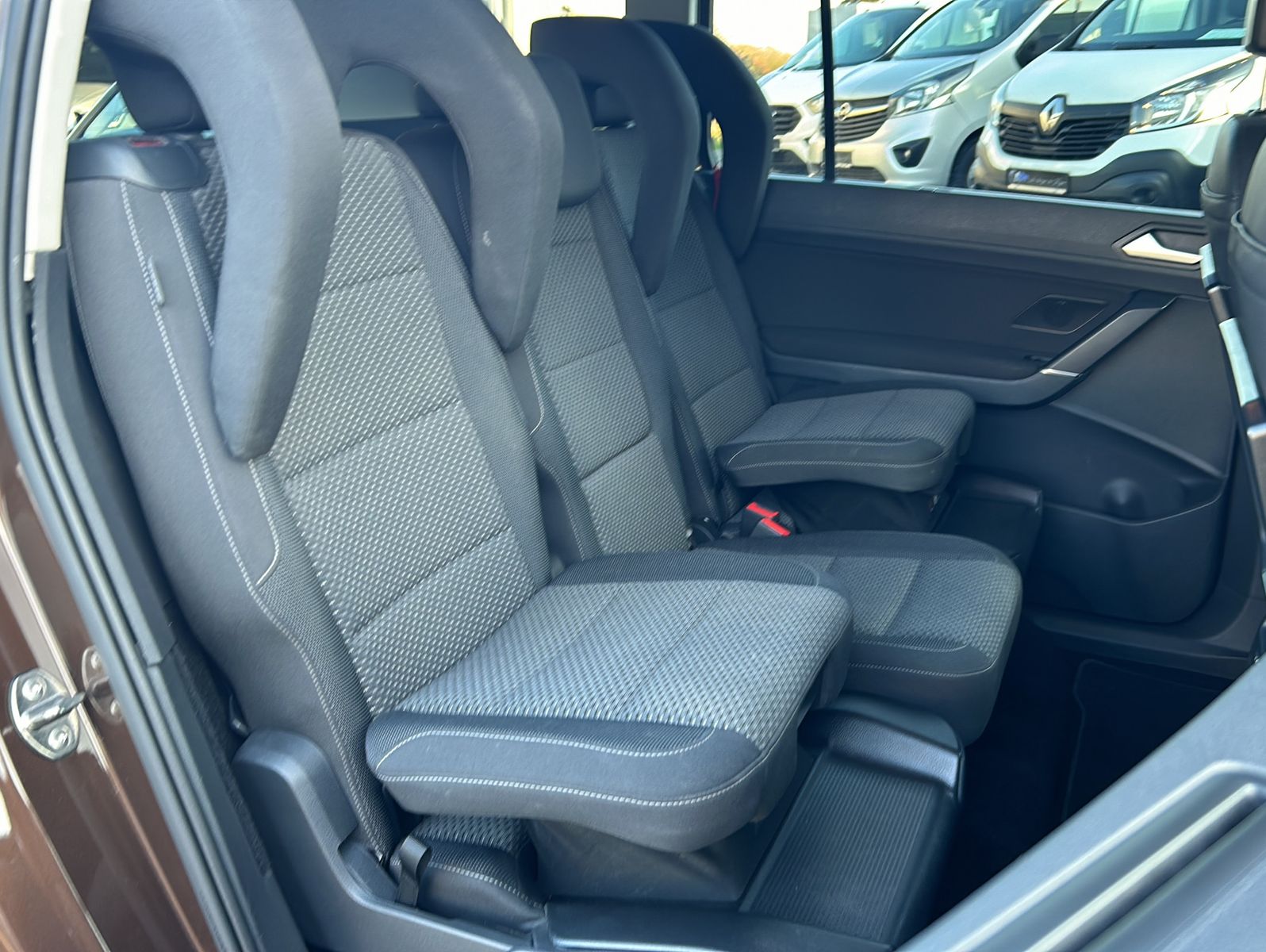 Fahrzeugabbildung Volkswagen Touran 1,4 TSI Comfortline 7 Sitzer