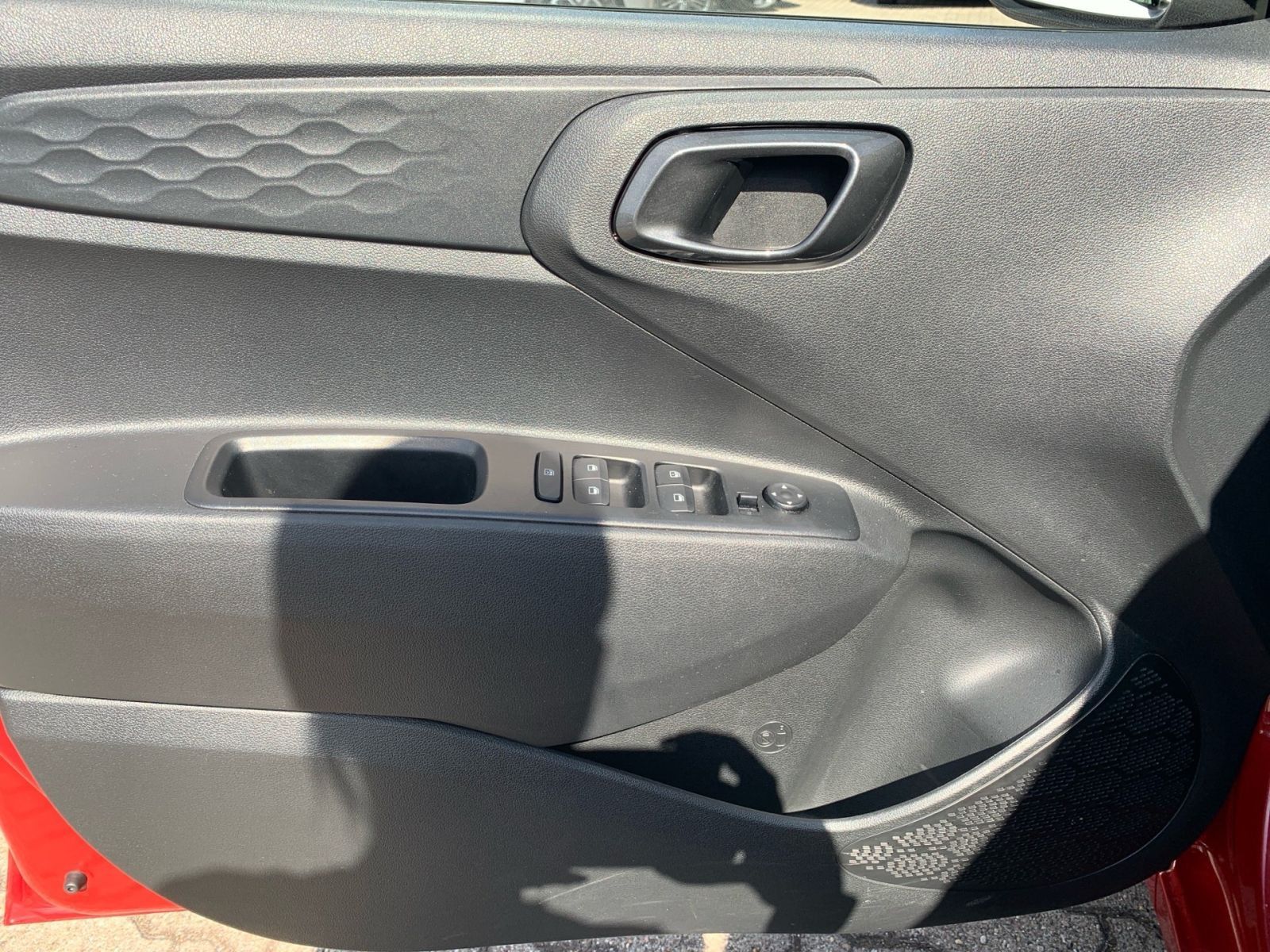 Fahrzeugabbildung Hyundai i10 1.2 PDC Navi Kamera 8Fach Bereift