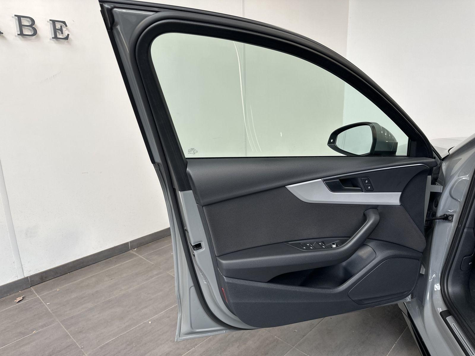 Fahrzeugabbildung Audi A4 Avant Avant 40 TDI S-Line Black LED+AHK+19ZO