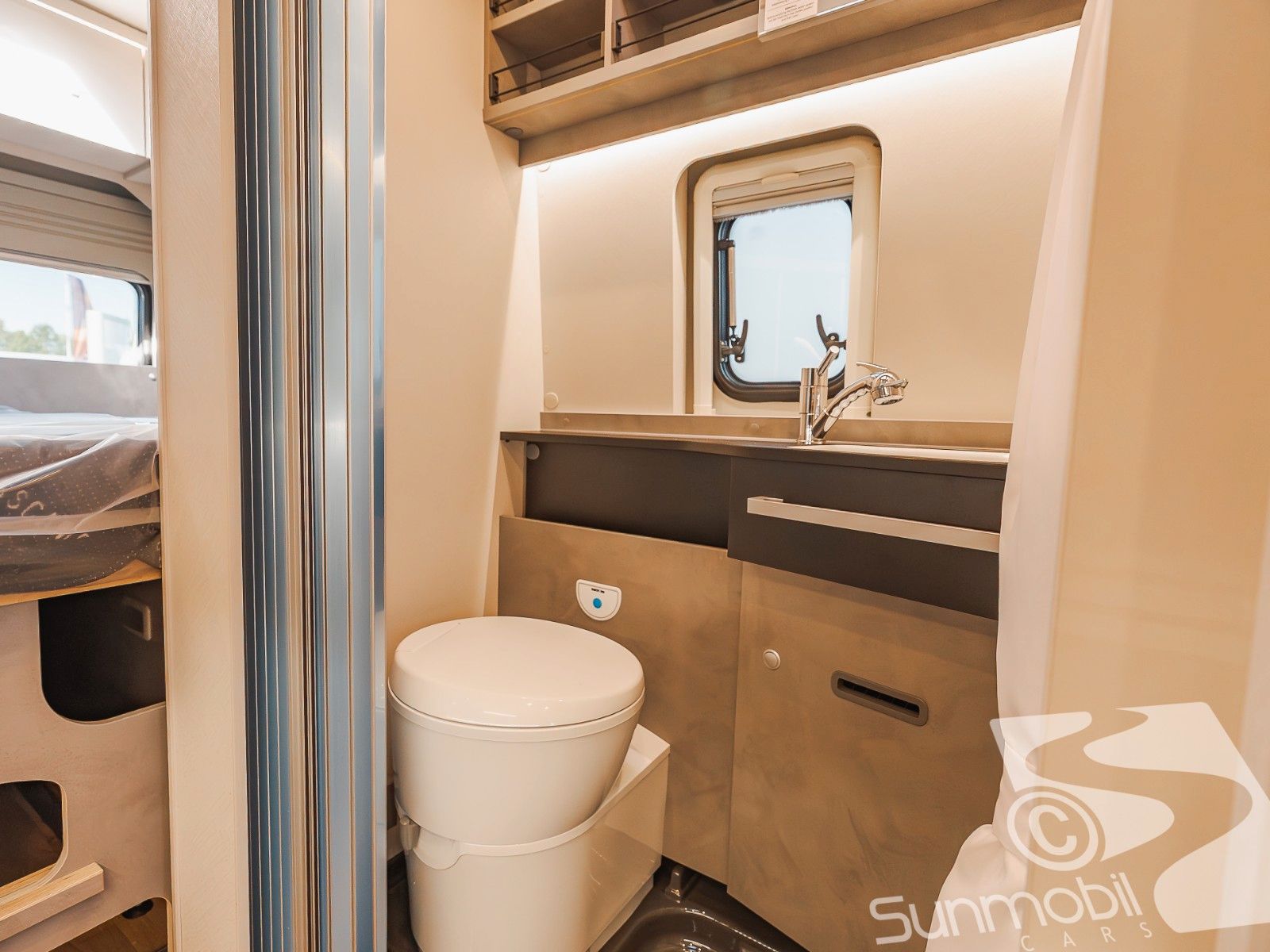 Fahrzeugabbildung Crosscamp Camper Van 600 Fiat Automatik