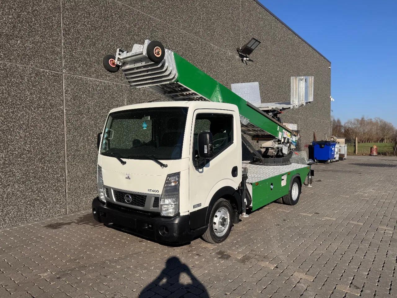 Nissan Cabstar NT 400 BOCKER HL30/1-7LH