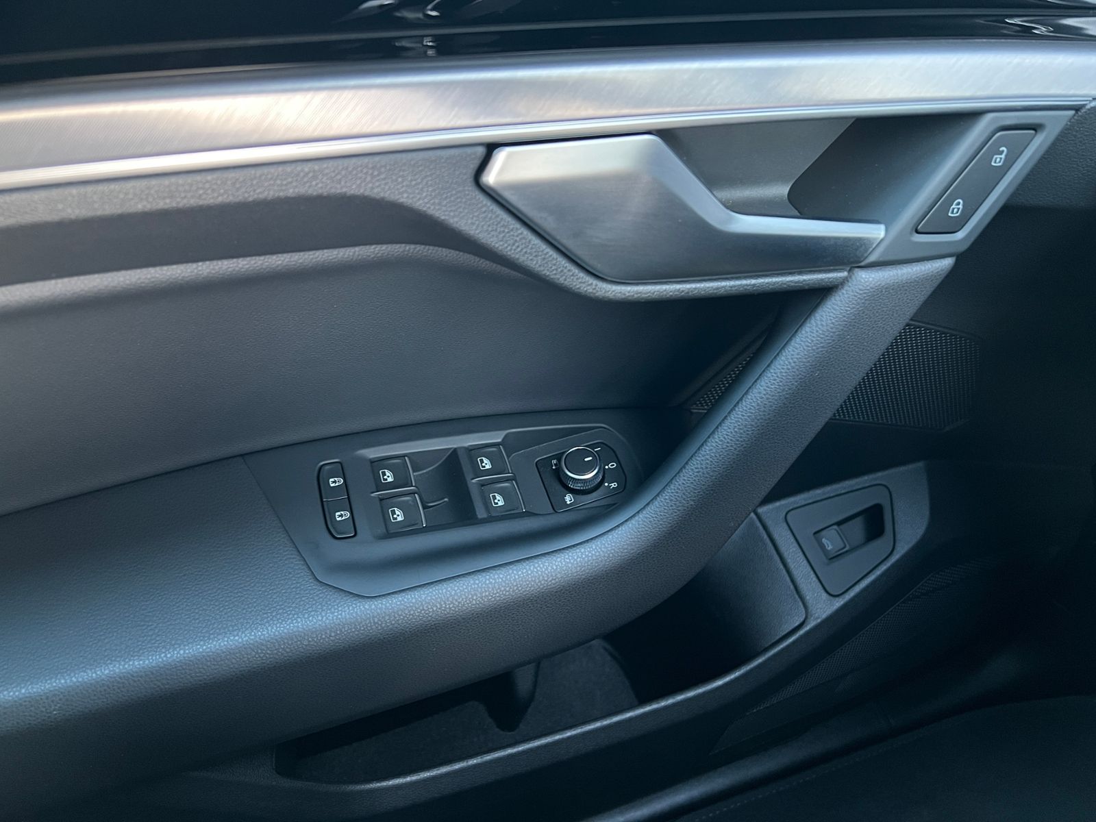 Fahrzeugabbildung Volkswagen Touareg 3.0 TDI 4MOTION *AHK, Luftfederung, 19*-