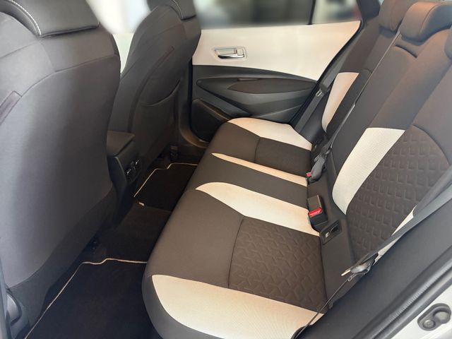 Corolla TS 1,8 Heller Innenraum Hybrid