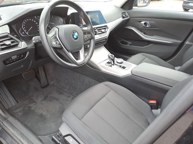 BMW 320d xDrive Touring Advantage Automatic Aut.