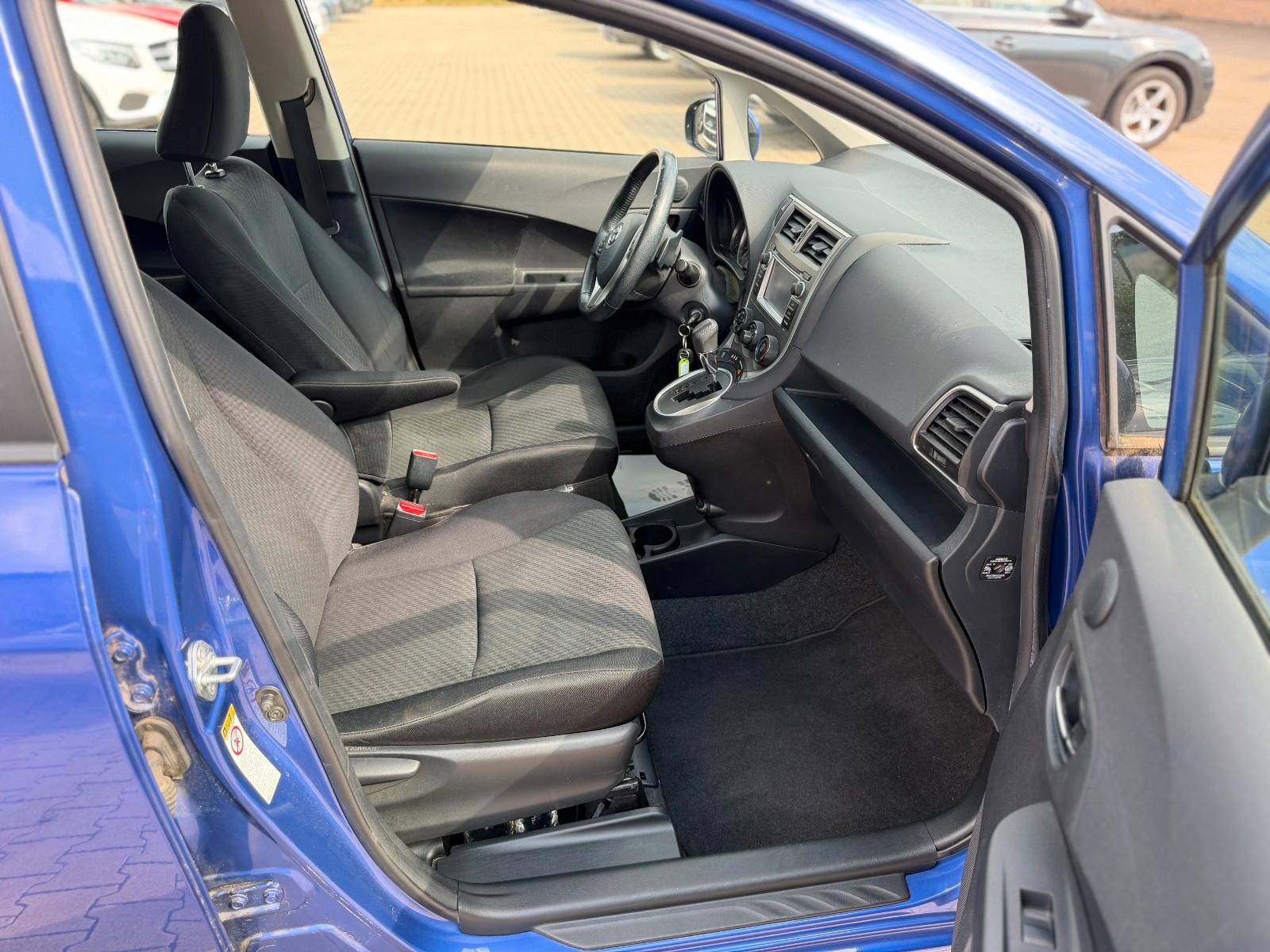Toyota Verso-S 2011 — photo 10