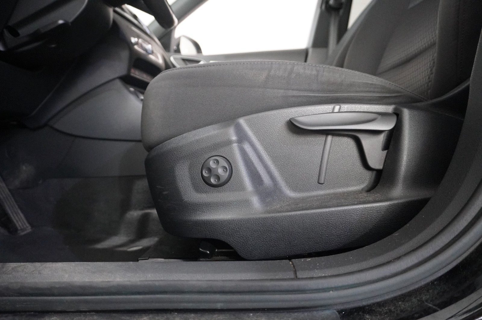 Fahrzeugabbildung Audi Q3 1.4 TFSI DESIGN S-TRONIC NAVI/SHZ/PDC/AHK