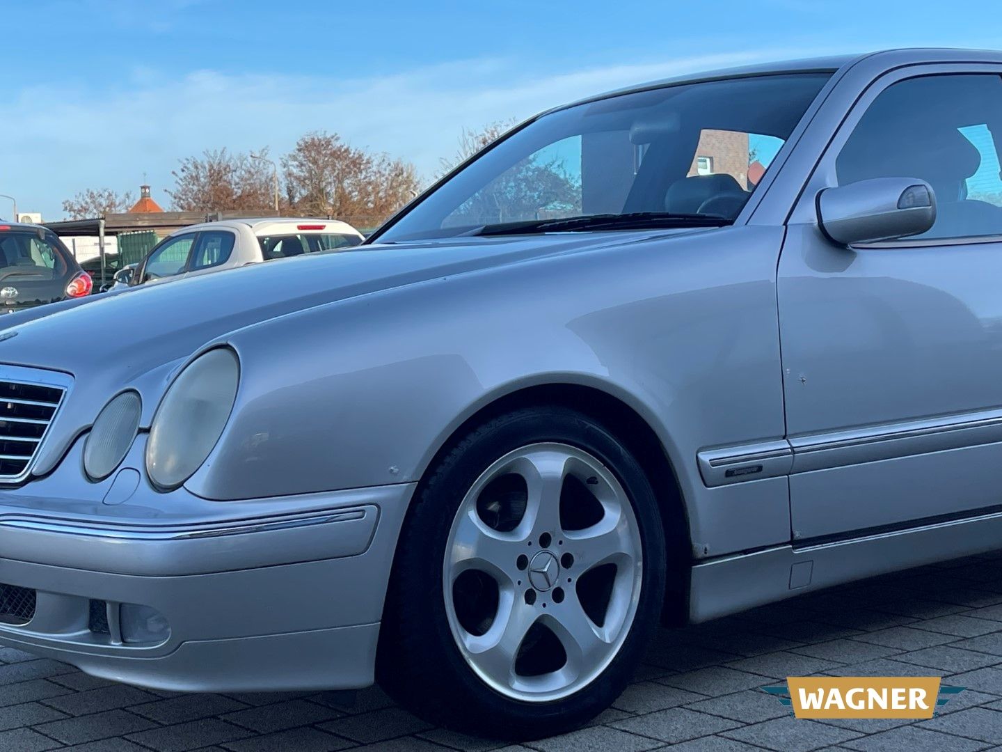 Fahrzeugabbildung Mercedes-Benz E 200 Kompressor AVANTGARDE Automatik