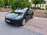 Tesla Model Y Long Range AWD *GARANTIE* 8-fach bereift - Tesla Model Y Gebrauchtwagen in Berlin