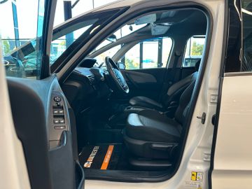 MYAUTOCENTER – Gebraucht- und Jahreswagen mit Werkstattservice in Pfaffenhofen Citroën C4 *KEYLESS*MASSAGE*TEMPO*NAVI*