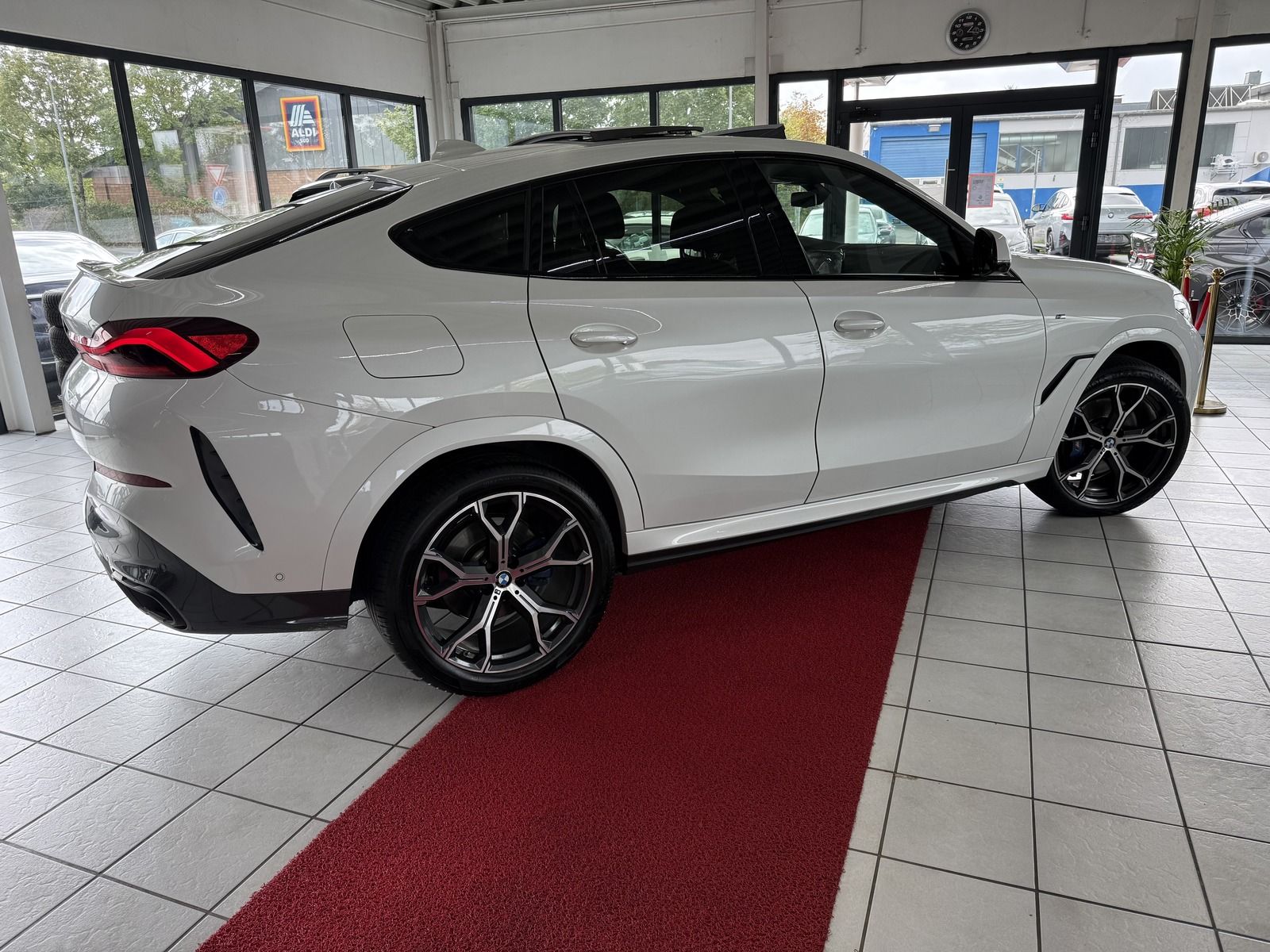 BMW X6 xDrive 30 d M Sport Headup PanoramaSD Kamera foto 5
