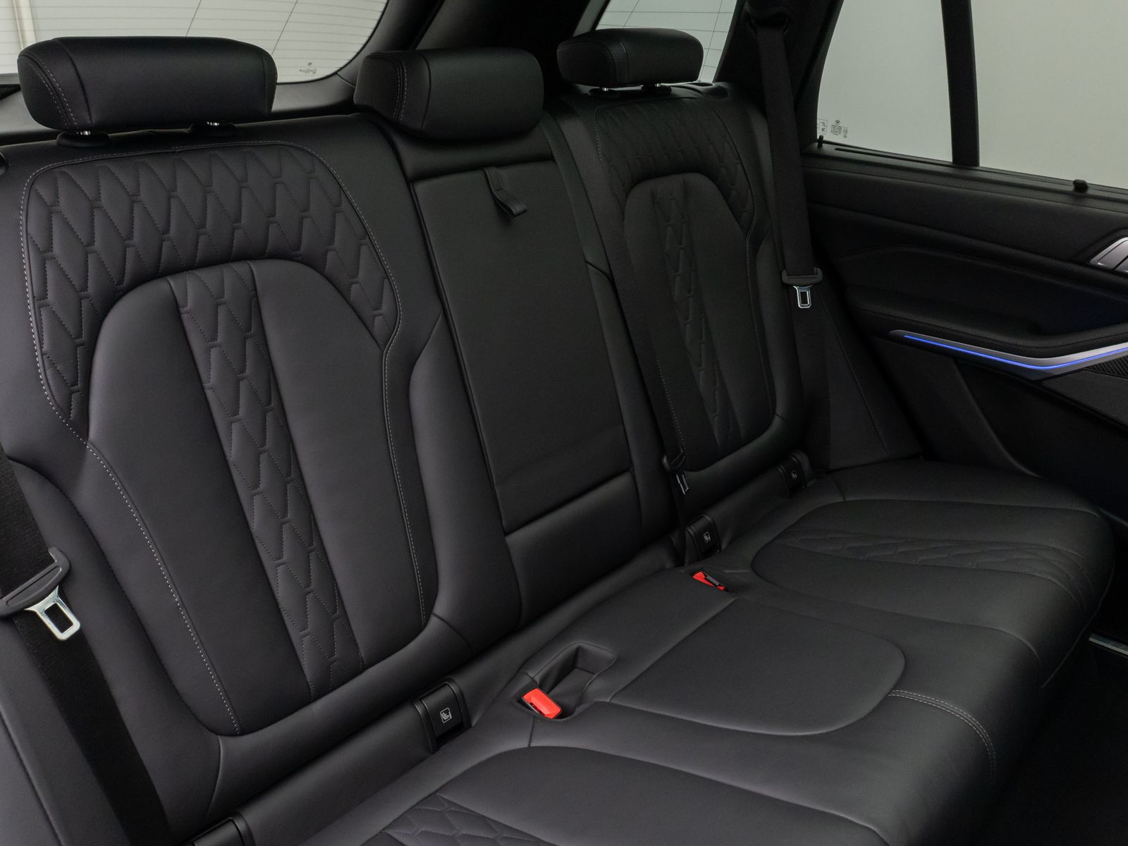 Fahrzeugabbildung BMW X5 xD40d M Sport 360°Laser HUD DAB H/K AHK ACC