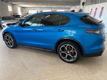 Alfa-Romeo Stelvio - 2