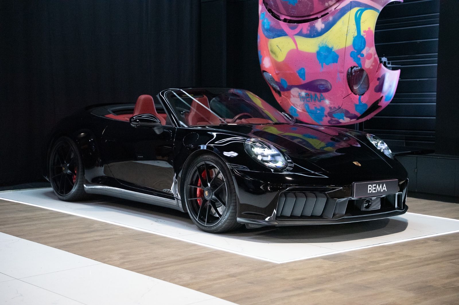 Porsche 911 Carrera 4 GTS T-Hybrid Cabriolet