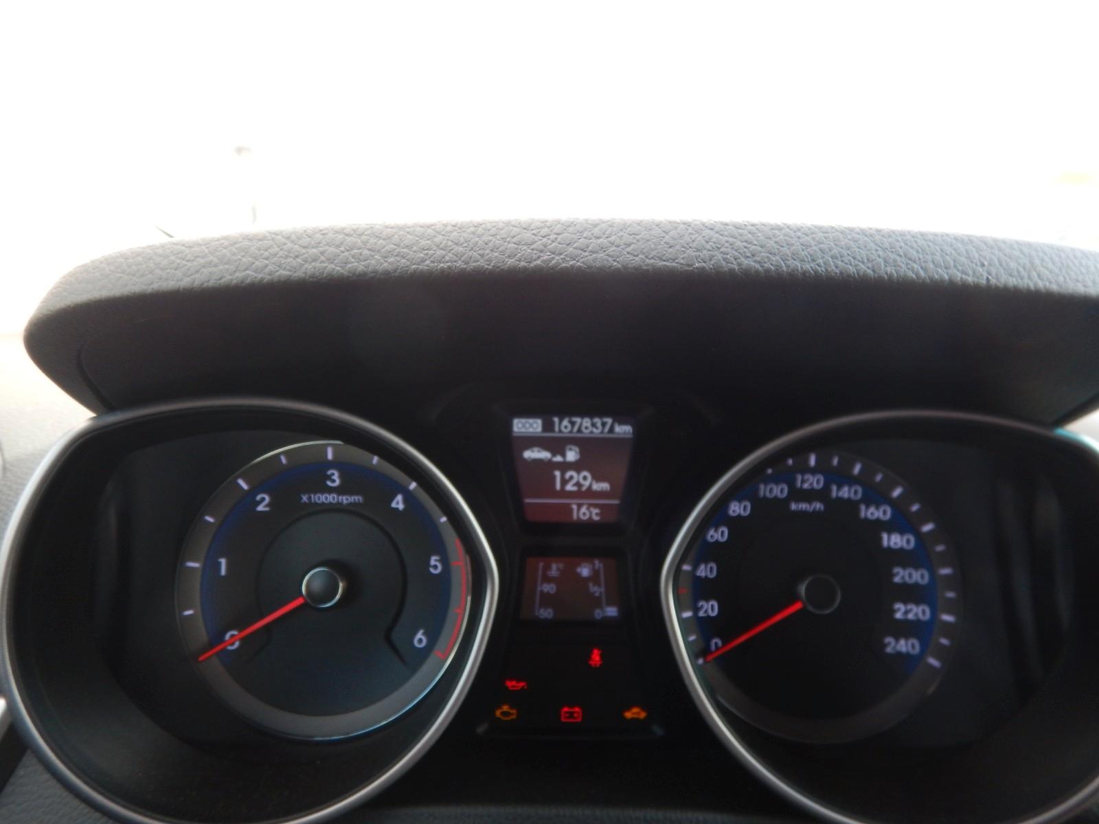 Hyundai i30 2015 — photo 22