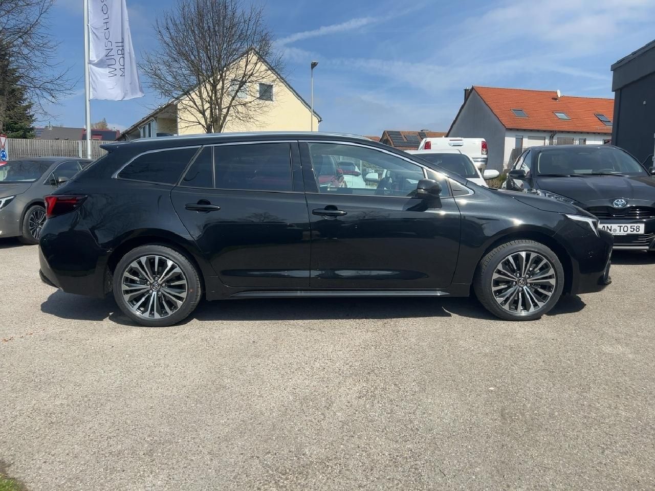 Fahrzeugabbildung Toyota Corolla TS Hyb. Teamplayer + Technik Paket TS
