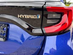 Fahrzeugabbildung Toyota Yaris Hyb Team D LED SHZ 15 Jahre Garantie