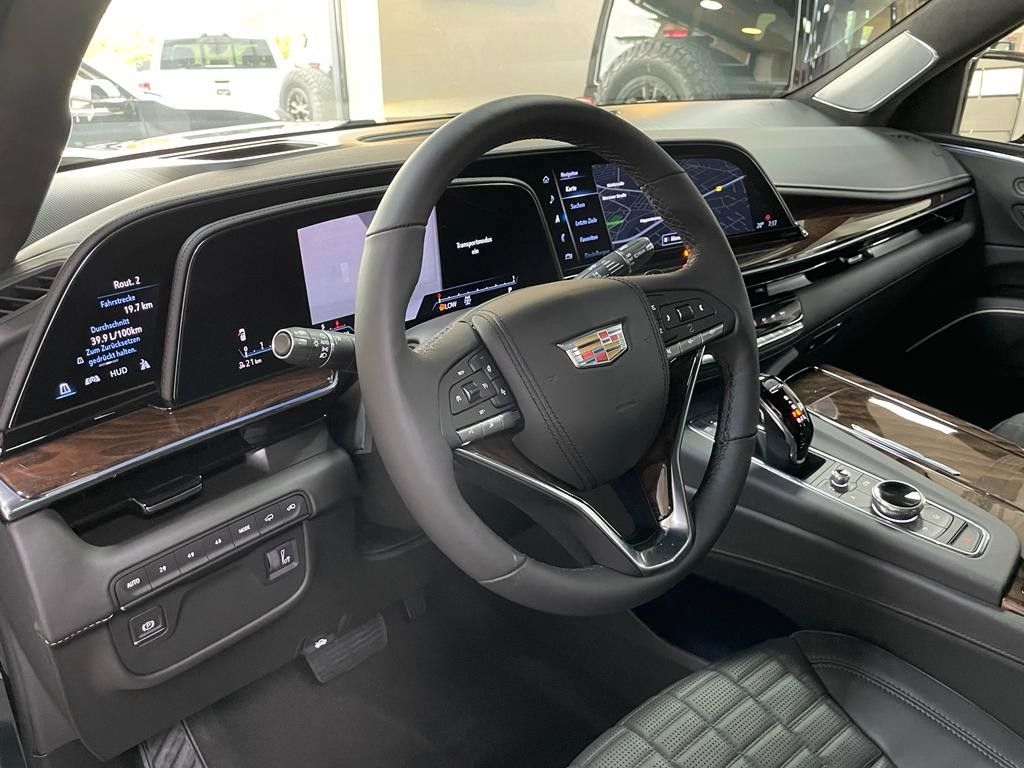 Fahrzeugabbildung Cadillac 2023 ESCALADE SPORT PLATINUM - 6.2 V8 VORFÜHRWAG