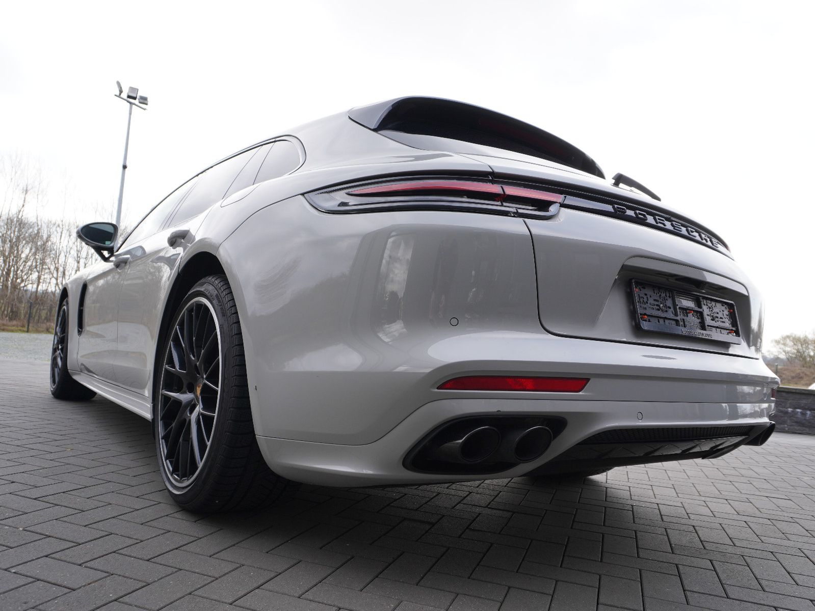 Fahrzeugabbildung Porsche Panamera Sport Turismo 4 E-Hybrid