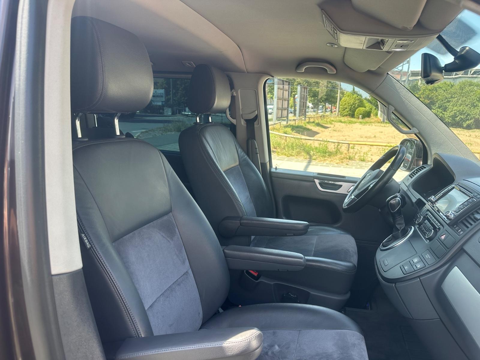 VOLKSWAGEN T5 MULTIVAN 2.0 TDI 179ch HIGHLINE BVA Portes coulissantes 2 côtés Sièges chauffants Caméra de recul