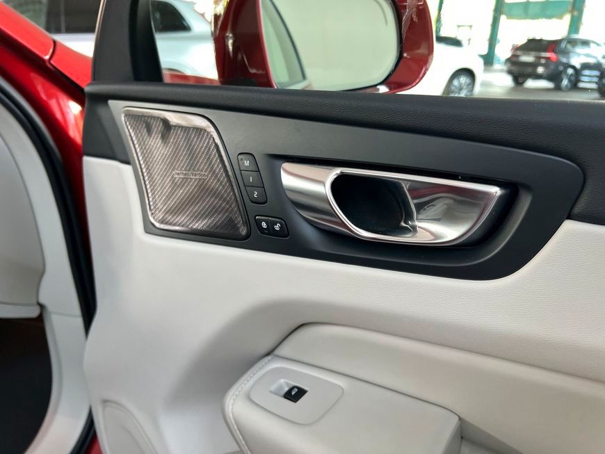 Volvo XC60 B5 AWD Ultimate-Bright Belüftete-Massagesit foto 20