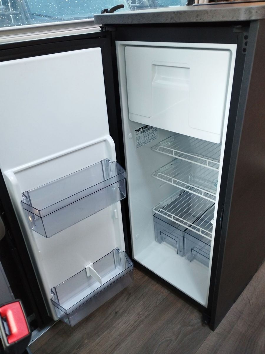Fahrzeugabbildung Sunlight Adventure Cliff 602 Automatik, Dörr Edition, LTE
